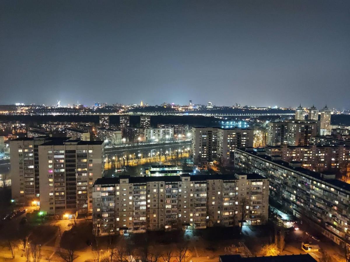 Студія З Неймовірним Краєвидом Біля М Лівобережна Ліфт Інтернет Працює Kiev Extérieur photo