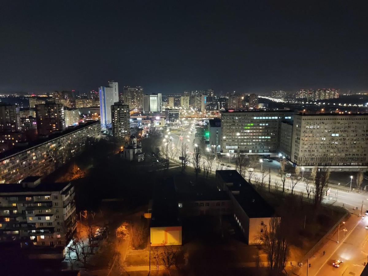 Студія З Неймовірним Краєвидом Біля М Лівобережна Ліфт Інтернет Працює Kiev Extérieur photo